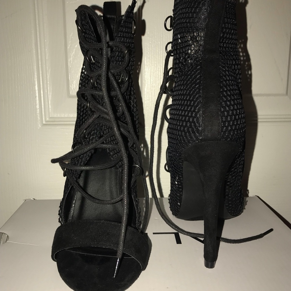 High heels - Picture 2 of 4